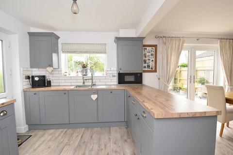 10 Greenway Close, Wincanton, BA9 9RH