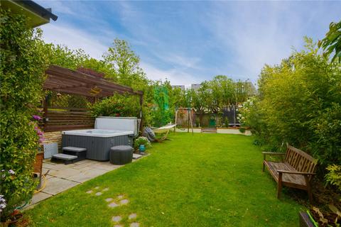 12 Erncroft Way, Twickenham, TW1 1DA