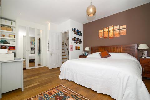 12 Erncroft Way, Twickenham, TW1 1DA