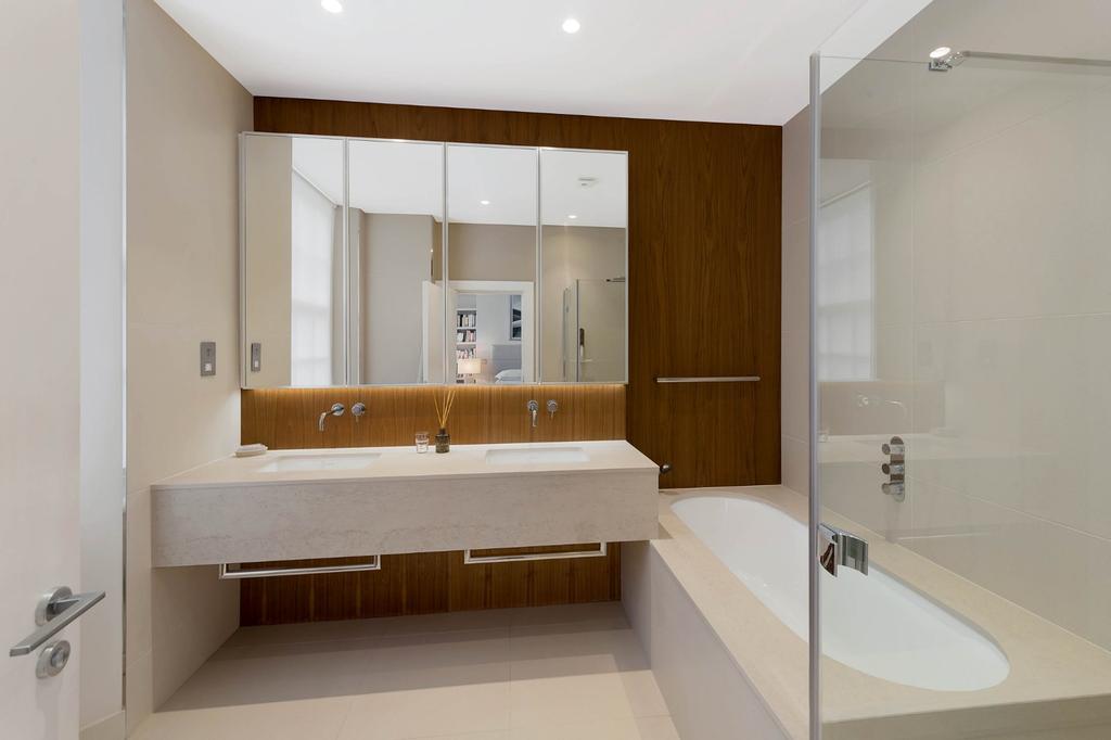 Principal Bathroom