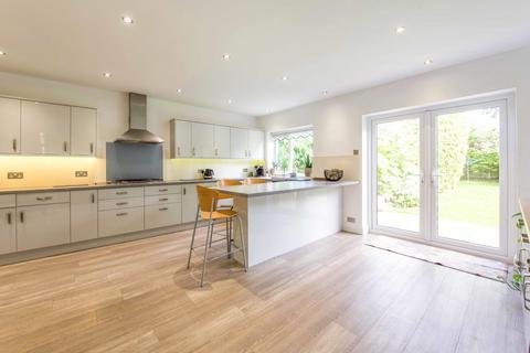 12 Fir Grove, New Malden, KT3 6RH