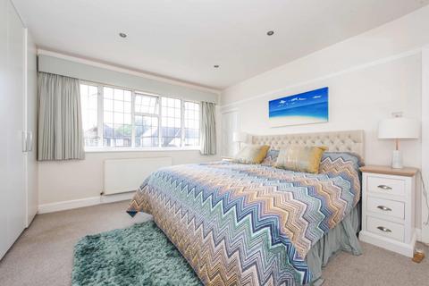 12 Fir Grove, New Malden, KT3 6RH