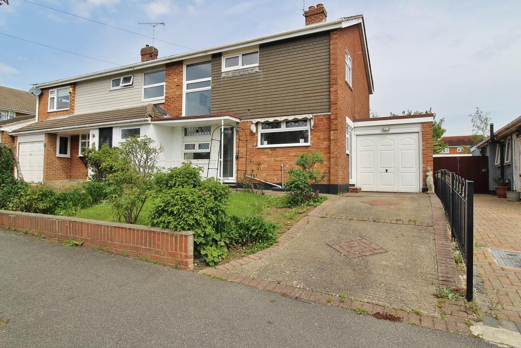 Oakfield Road, South Benfleet 3 bed semidetached house £360,000