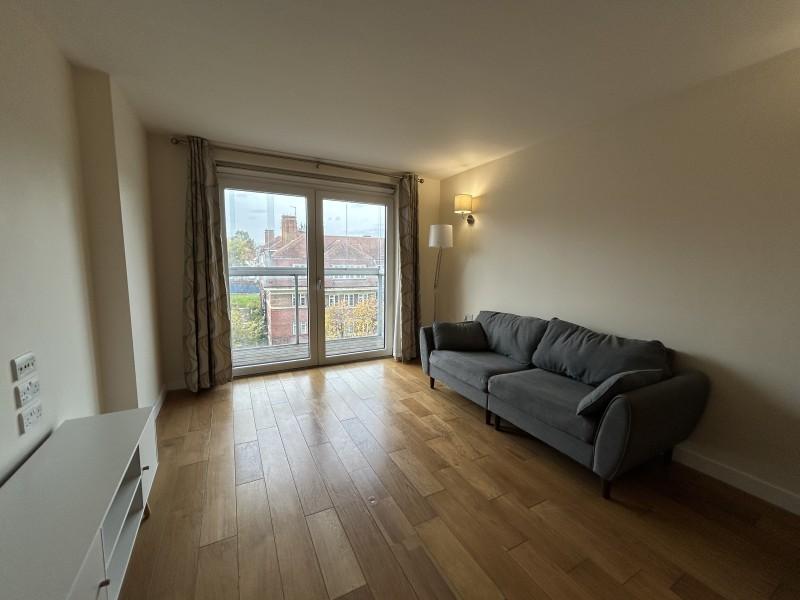 Apartment in Wembley - View 4