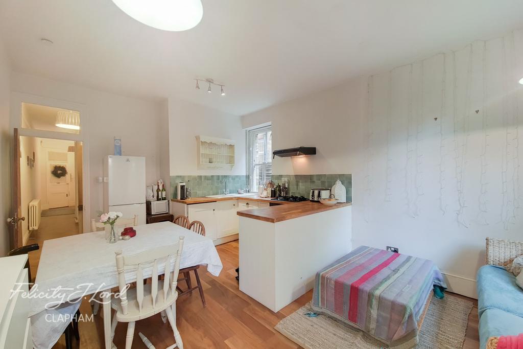 Bonneville Gardens, London 3 bed apartment £795,000