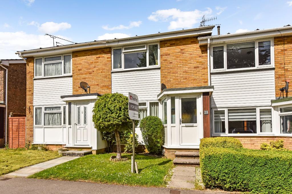 Plovers Way, Alton 2 bed terraced house £285,000