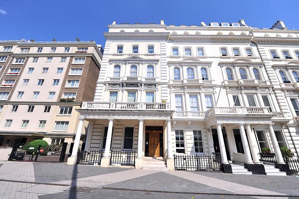 Princes Gate, South Kensington, London SW7 3 bed apartment £3,987 pcm