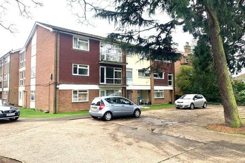 3 bedroom maisonette to rent, Bath Road,  Reading,  RG1