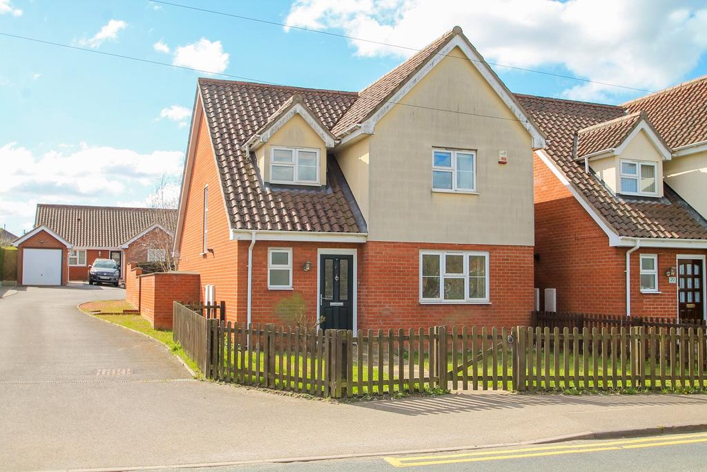 Needham Road, Stowmarket, IP14 4 bed detached house £350,000