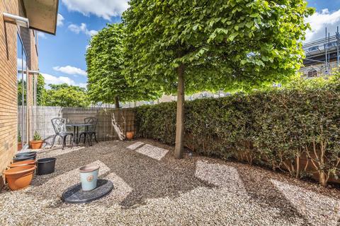 Flat 2, 19 Rayners Road, London, SW15 2AZ