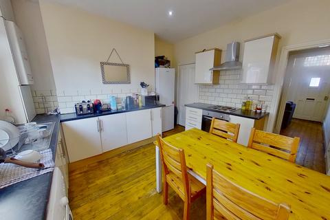 3 bedroom house to rent, Beamsley Grove, Hyde Park, LEEDS