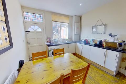 3 bedroom house to rent, Beamsley Grove, Hyde Park, LEEDS