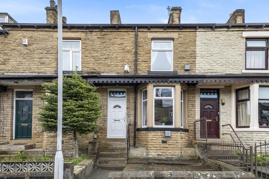 LISTER AVENUE, BRADFORD, BD4 7QP 3 bed terraced house for sale £85,000
