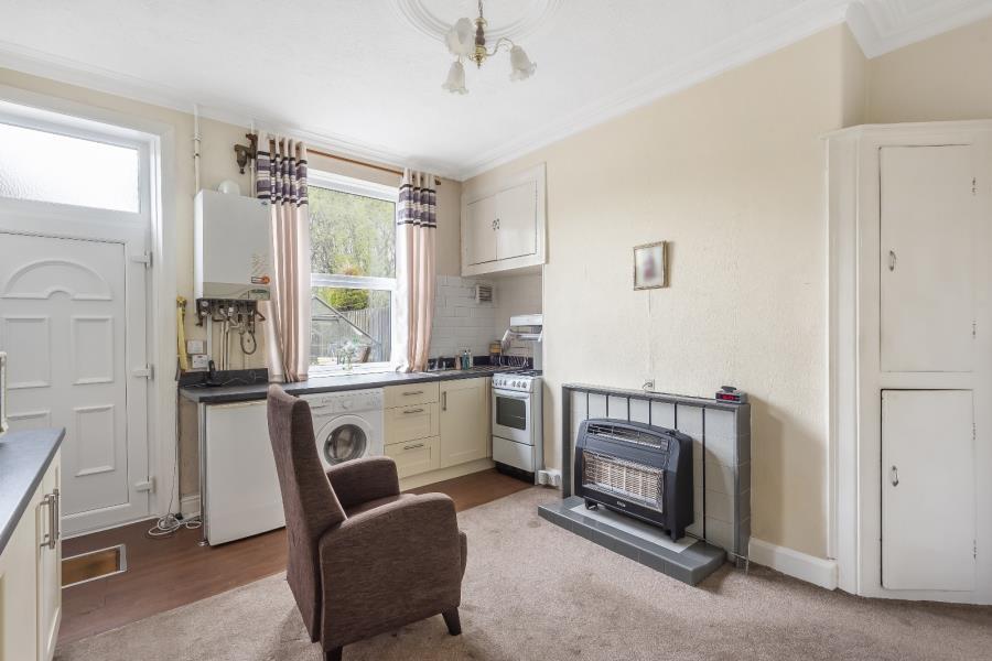 LISTER AVENUE, BRADFORD, BD4 7QP 3 bed terraced house £85,000