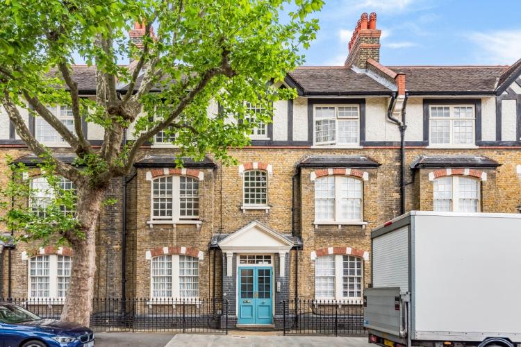 Merrow Street London SE17 2 bed apartment £1,500 pcm (£346 pw)