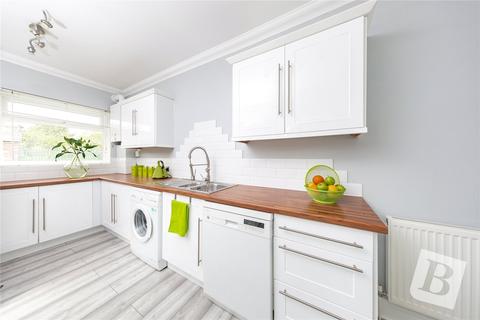 84 Randall Drive, Hornchurch, RM12 6TA