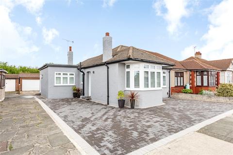 84 Randall Drive, Hornchurch, RM12 6TA
