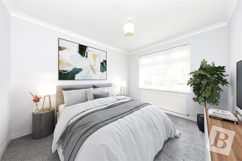 84 Randall Drive, Hornchurch, RM12 6TA