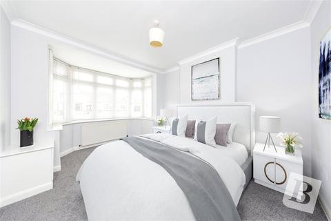 84 Randall Drive, Hornchurch, RM12 6TA