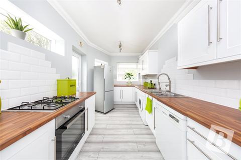 84 Randall Drive, Hornchurch, RM12 6TA