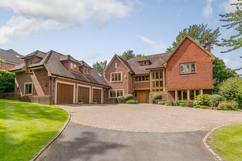 6 bedroom detached house to rent, Mill Lane, Chalfont St. Giles, Buckinghamshire