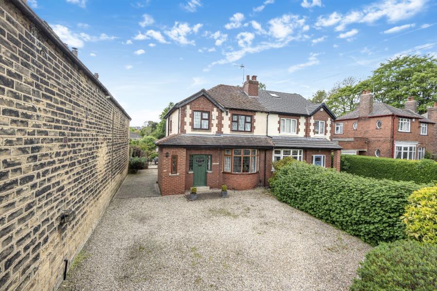 LITTLEMOOR ROAD, PUDSEY, LEEDS, LS28 8AP 3 bed semidetached house £