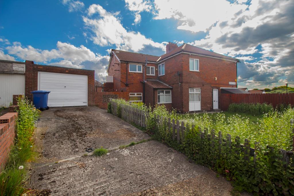 Swinley Gardens, Denton Burn... 3 bed ground floor flat £75,000