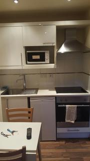 Studio to rent, Chichele Road, London NW2