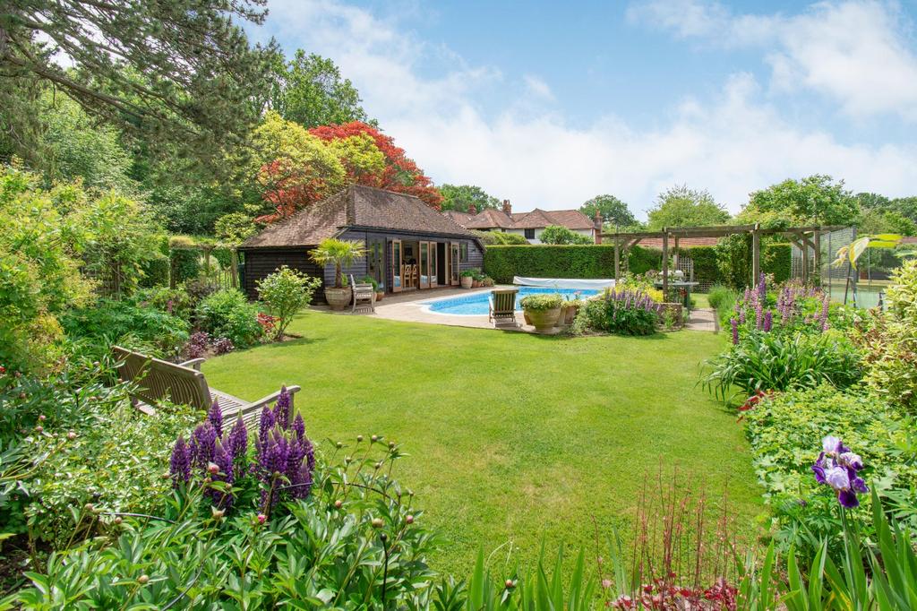 Blackhouse Road, Colgate, Horsham... 7 bed detached house £2,500,000