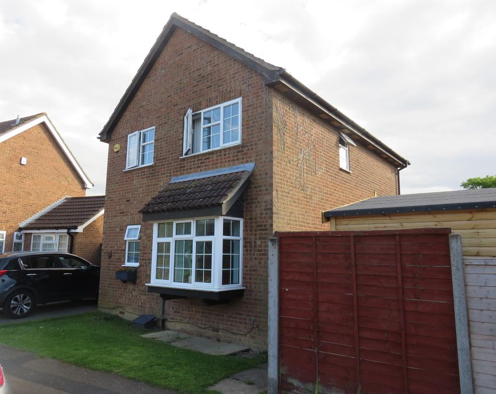 Deacon Close,Rushden,NN10 0EW 4 bed detached house £240,000