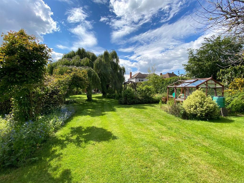 Arthur Road, Wokingham, Berkshire, RG41 3 bed detached house £825,000