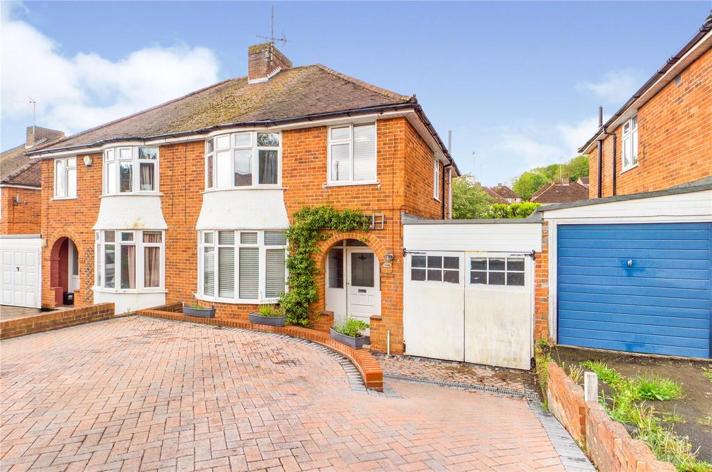 Kentwood Hill, Tilehurst, Reading, RG31 3 bed semidetached house £