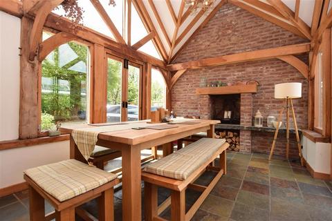 Overslaw Farm Alfold Road, Cranleigh, GU6 8NQ