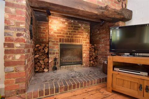 Overslaw Farm Alfold Road, Cranleigh, GU6 8NQ