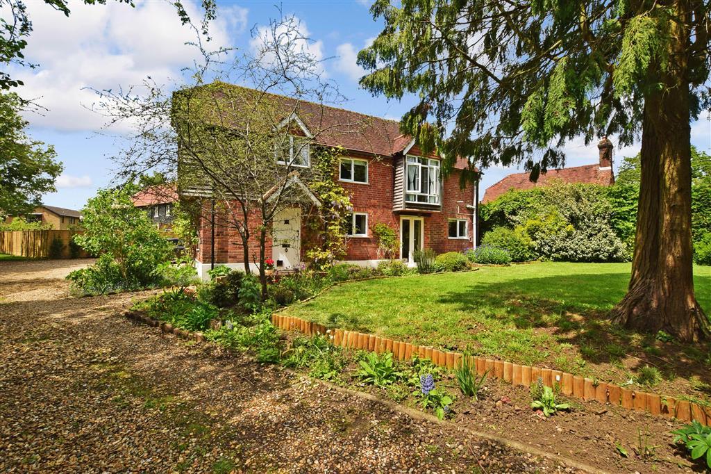 Alfold Road, Cranleigh, Surrey 4 bed detached house £800,000