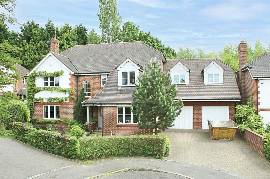 Little Brook Road, Roydon, Harlow, Essex 5 bed detached house £2,550