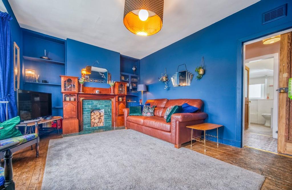 Talbot Drive, Glasgow 2 bed terraced house £150,000