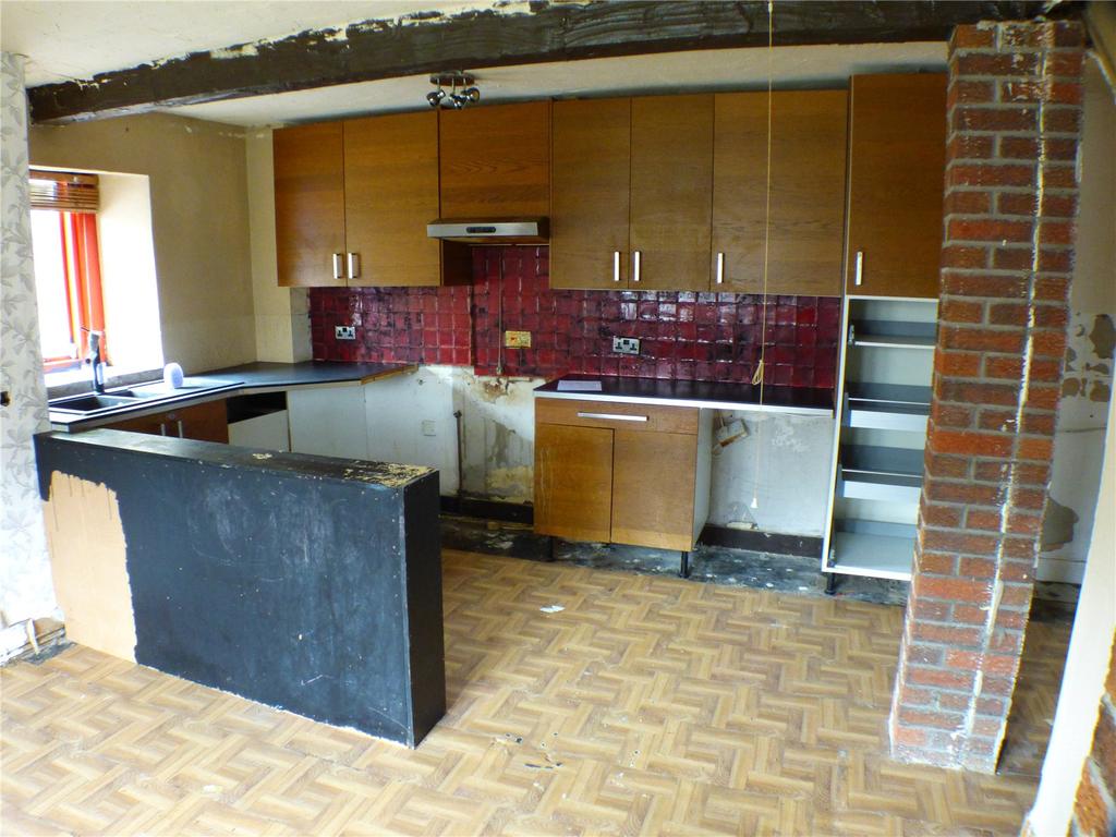 Kitchen: