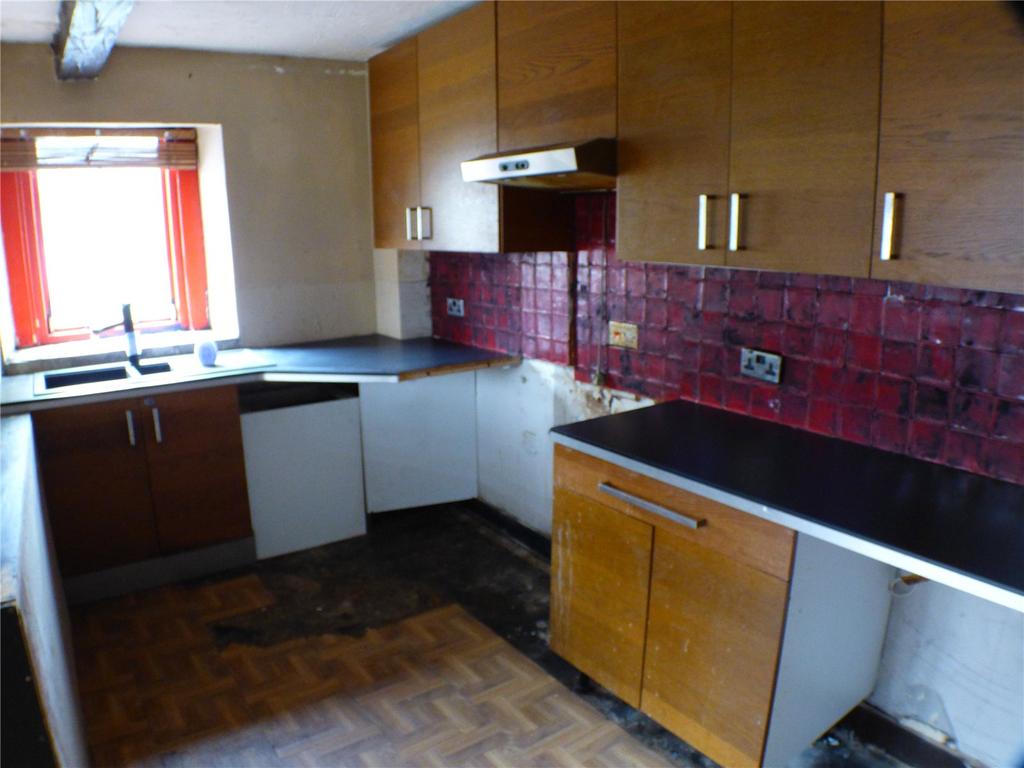 Kitchen: