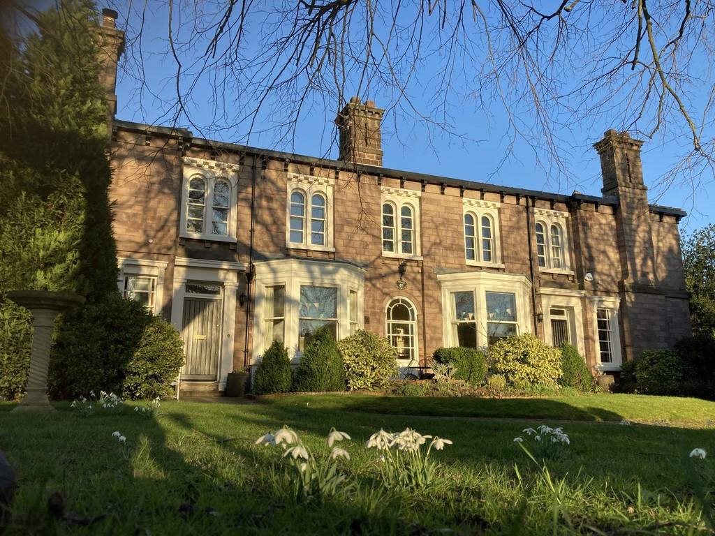 Clifton Bank, Rotherham 7 bed detached house £795,000
