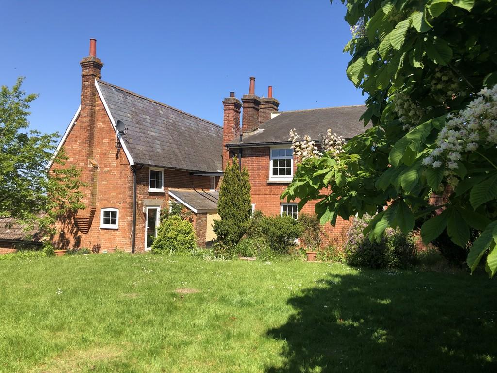Kirton 5 bed farm house £2,000 pcm (£462 pw)