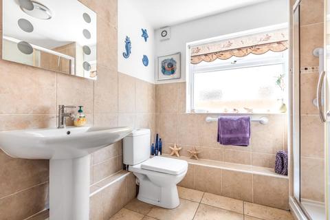 15 Common Road, North Leigh, Witney, OX29 6RD