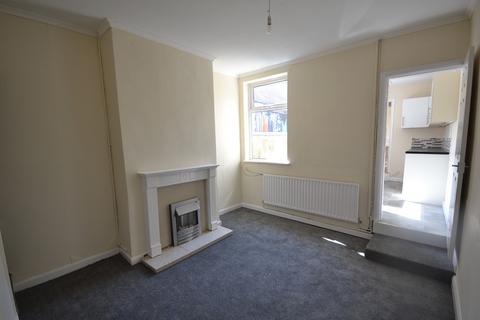 2 bedroom terraced house to rent, Cliff Street, Smallthorne