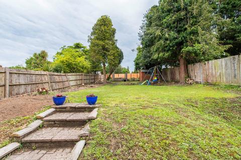 105 Boundary Road, Wallington, SM6 0TE