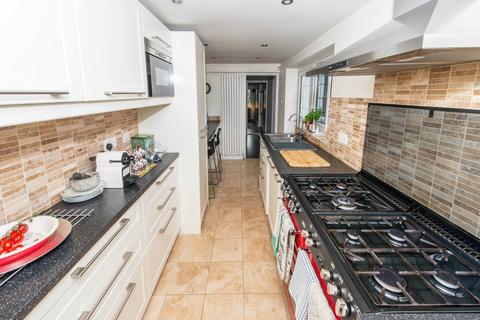 105 Boundary Road, Wallington, SM6 0TE