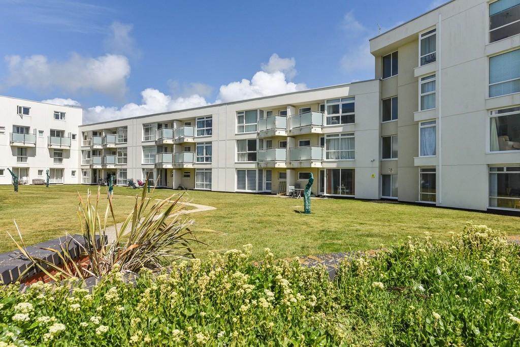 Shore Road, East Wittering 2 bed ground floor flat for sale £385,000