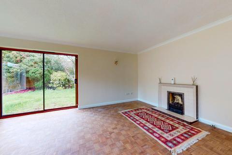1 Dolphin Close, Haslemere, GU27 1PU