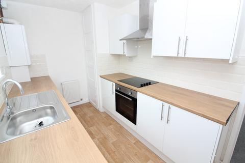 3 bedroom end of terrace house to rent, Ipswich Avenue, Middlesbrough, County Durham