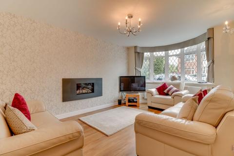 53 Bramcote Drive, Solihull, B91 2HT
