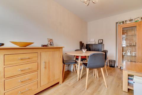 53 Bramcote Drive, Solihull, B91 2HT